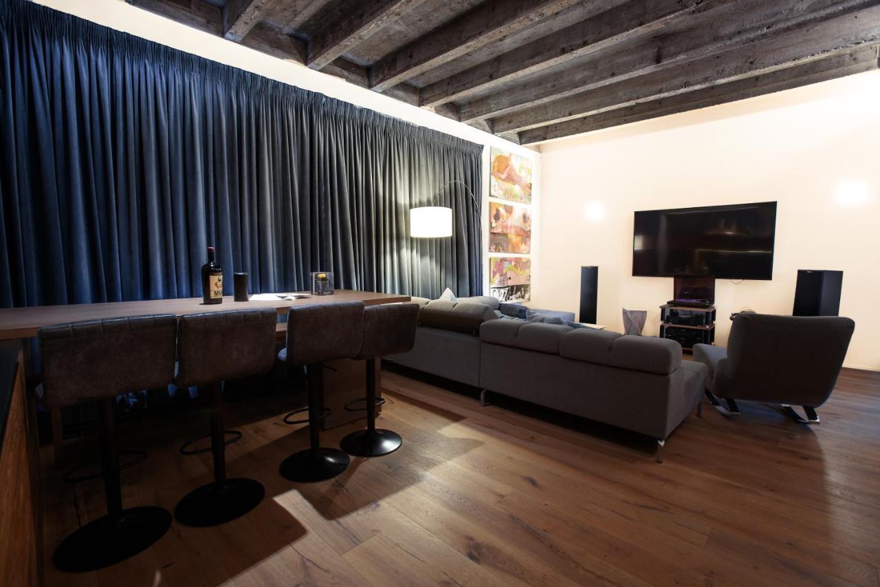 Contemporary Apartment With Fireplace & Terrace Banská Bystrica Esterno foto